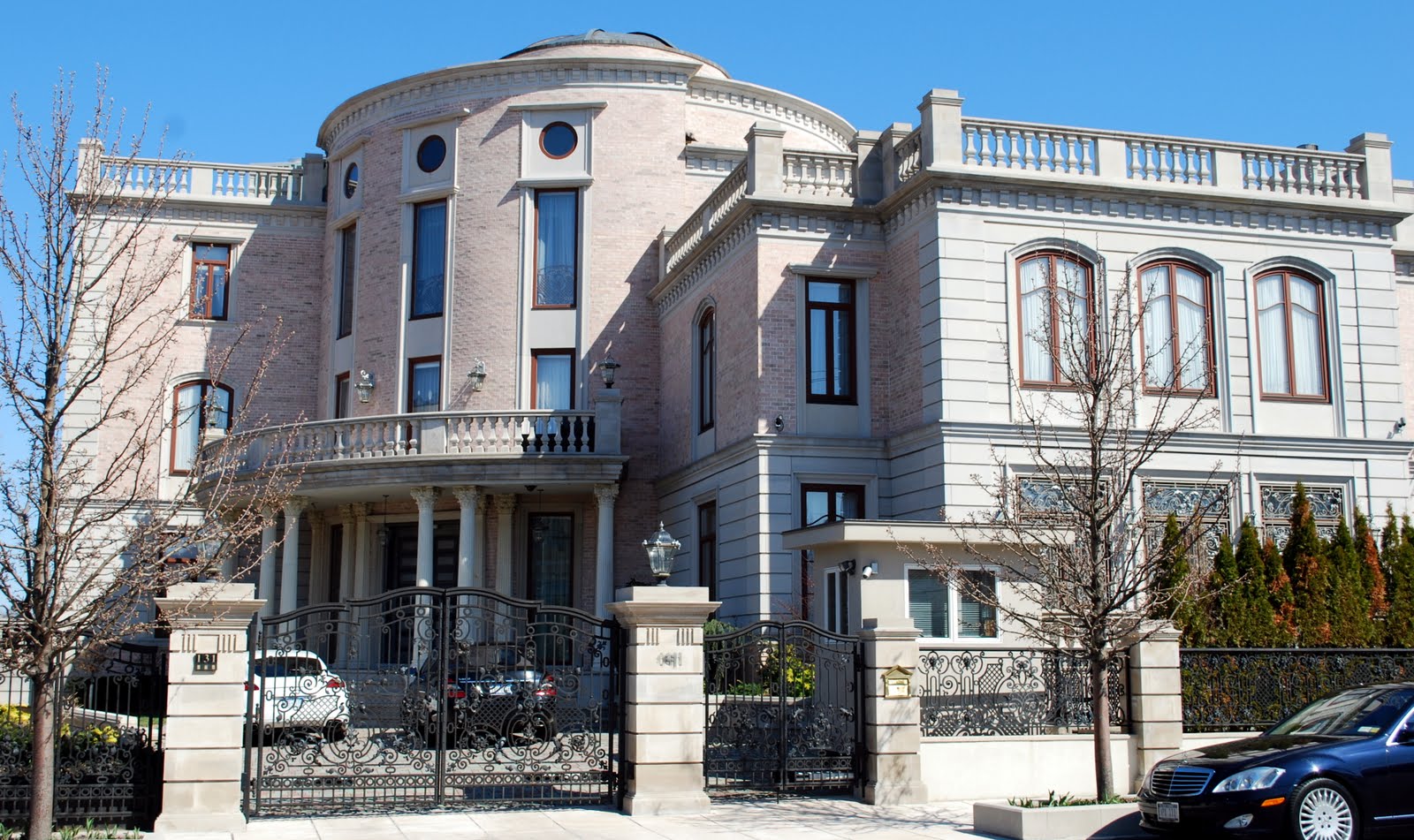 Mille Fiori Favoriti Beautiful Homes in Mill Basin, Brooklyn