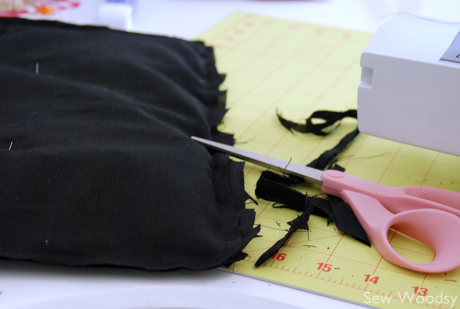 Double Ruffle Pillow {Tutorial} Sew Woodsy