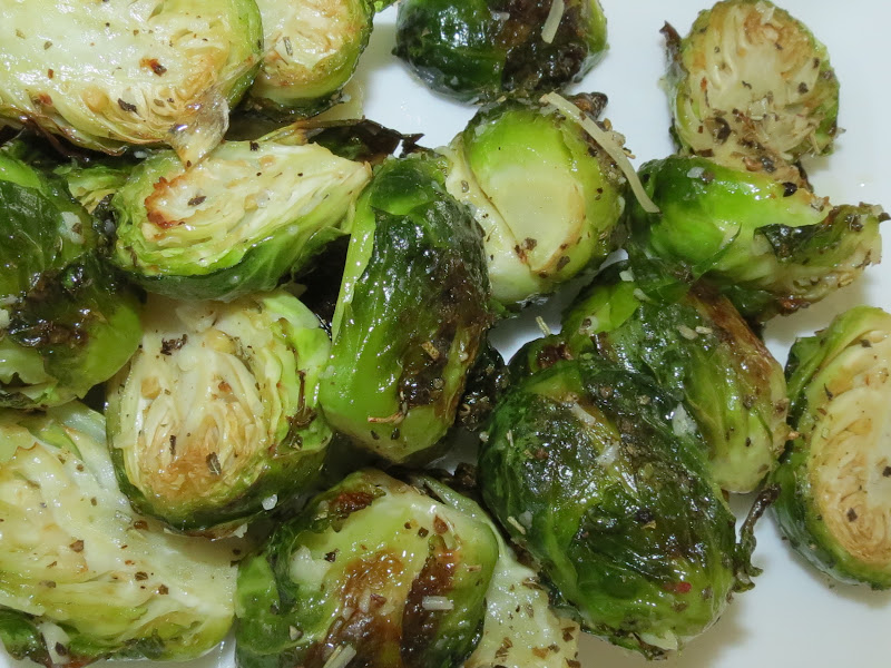 Adriana's Cookies: Chicken with cremini mushroom and sage sauce