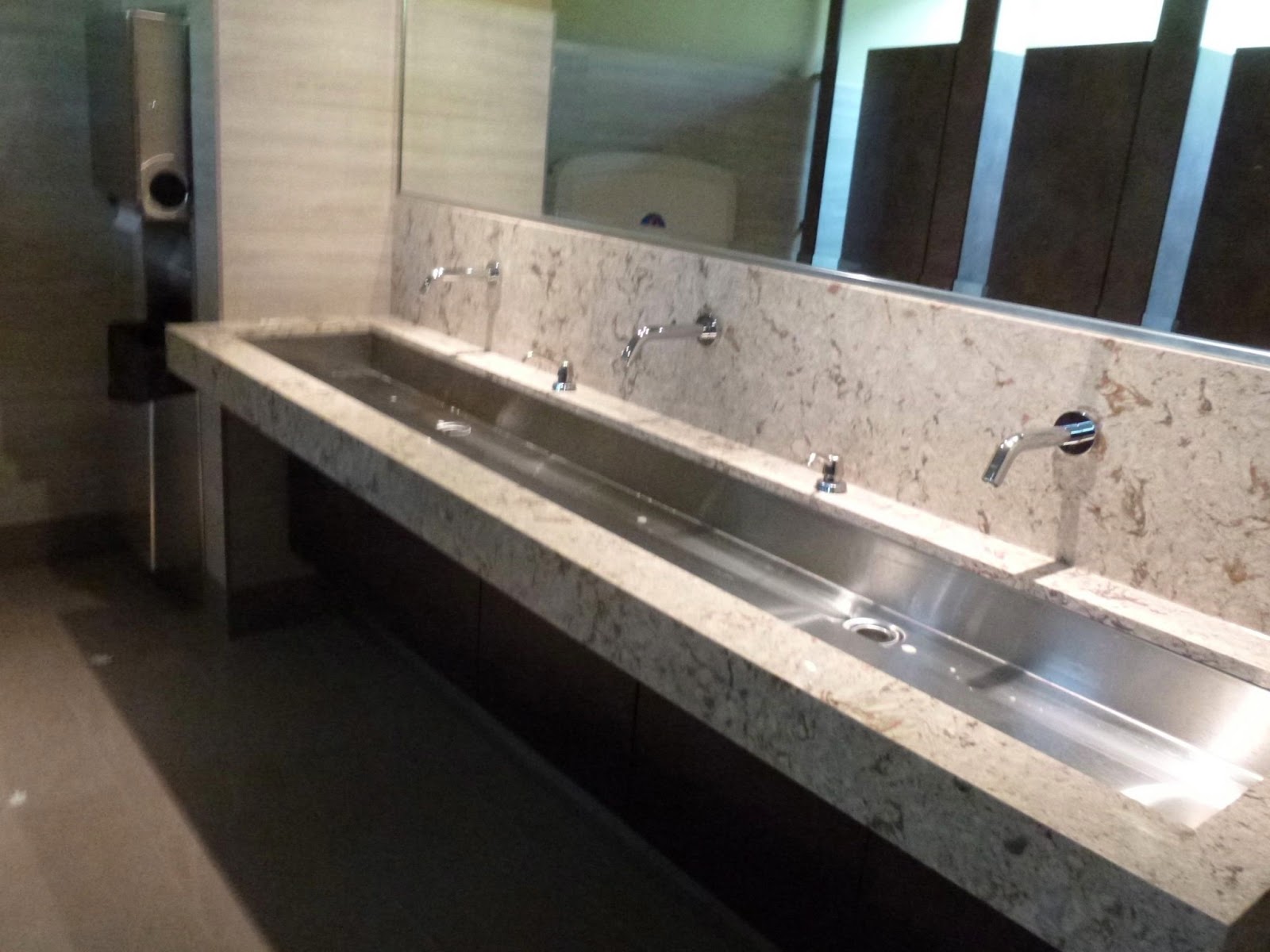 07-washroom-sink.jpg