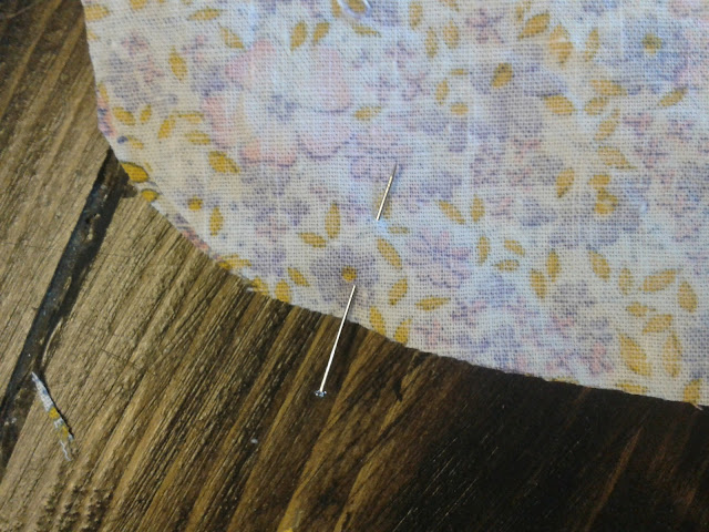 DIY: Sy nya stolsdynor av dina gamla nåla ihop överdraget till stolsdynan