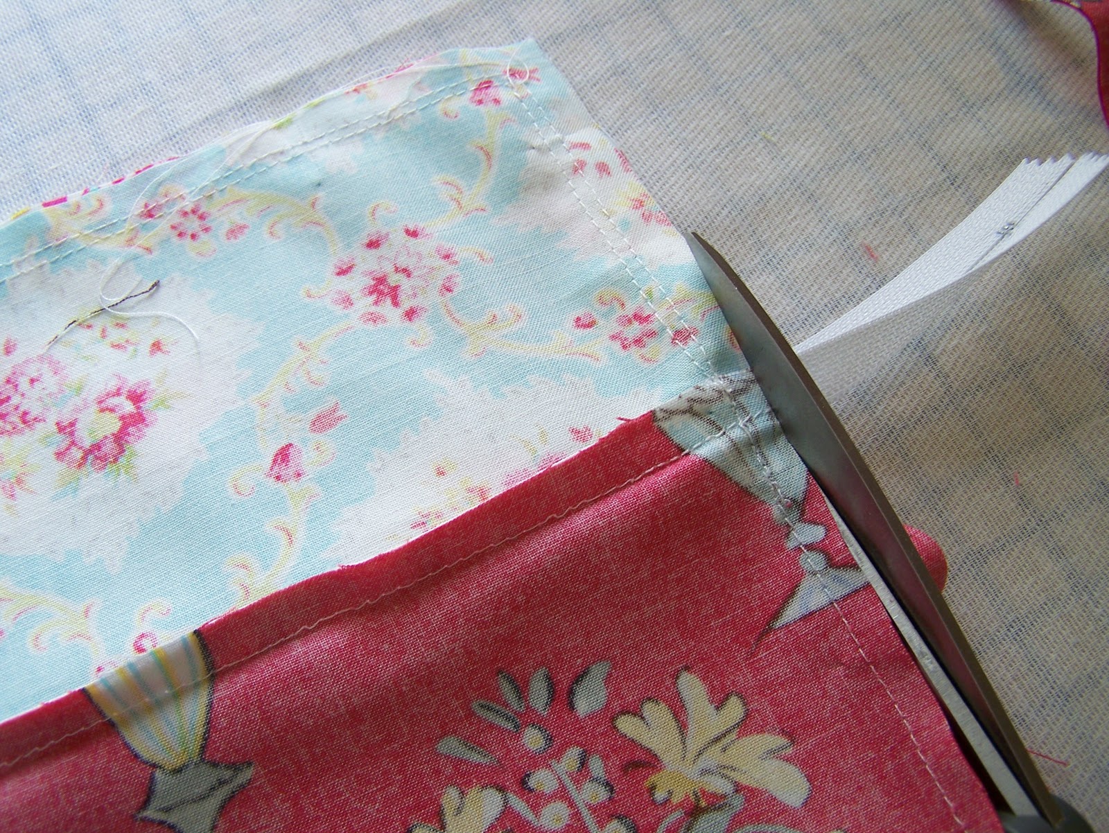 n' stitches designs Lined Purse with Zipper Tutorial