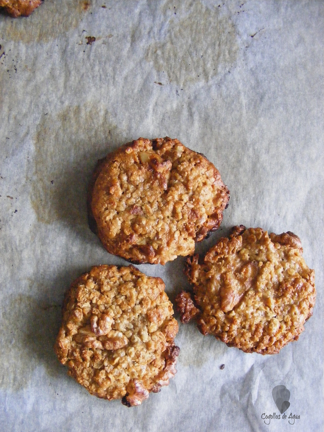 GALLETAS DE AVENA, TAHINI Y NUECES Cogollos de Agua