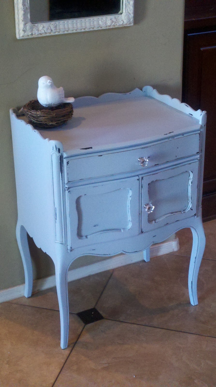 HOUSE UNDERCOVER Vintage Nightstand Redo