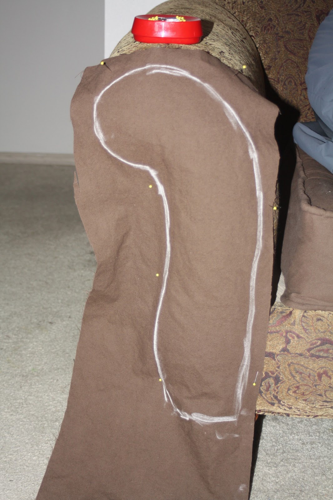 Slipcover Tutorial {How to Make the Couch Body}