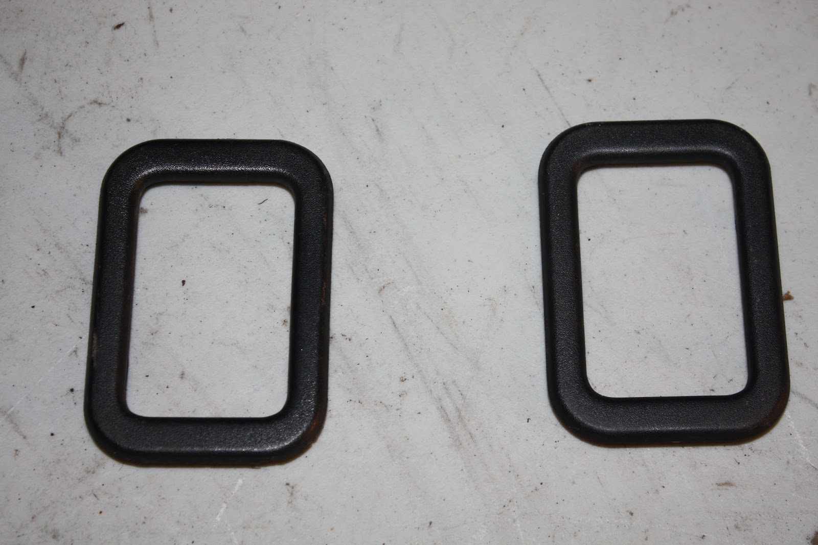 KrEvCon BMW Parts E30 Interior Door Handle Trim