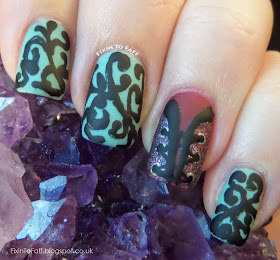Freehand jacquard print and corset accent nail art