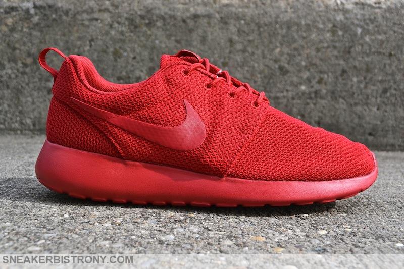 SNEAKER BISTRO - Streetwear Served w| Class: Nike Roshe One