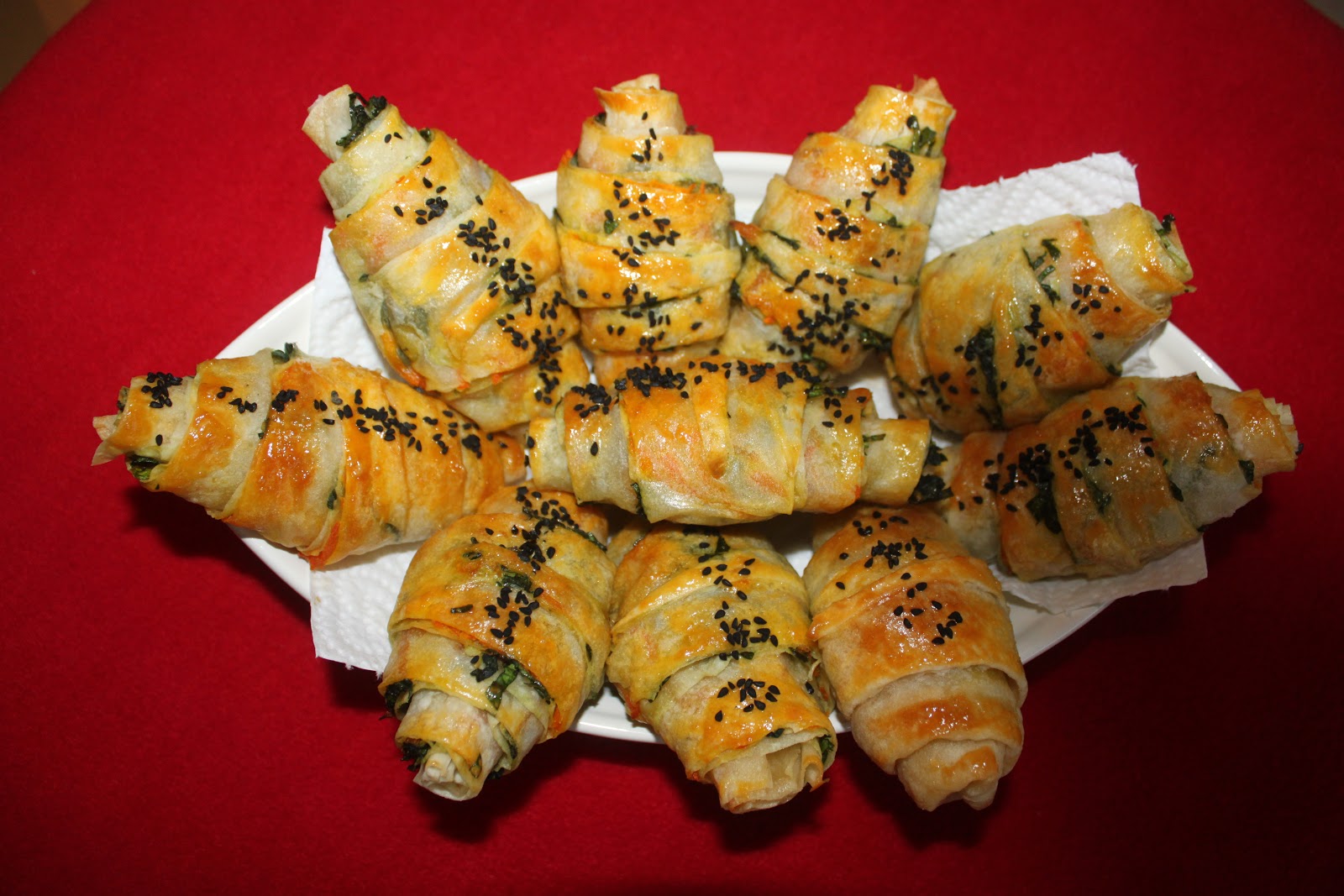 bohçadan tarifler RENKLİ BÖREK _ Yufkadan Börek