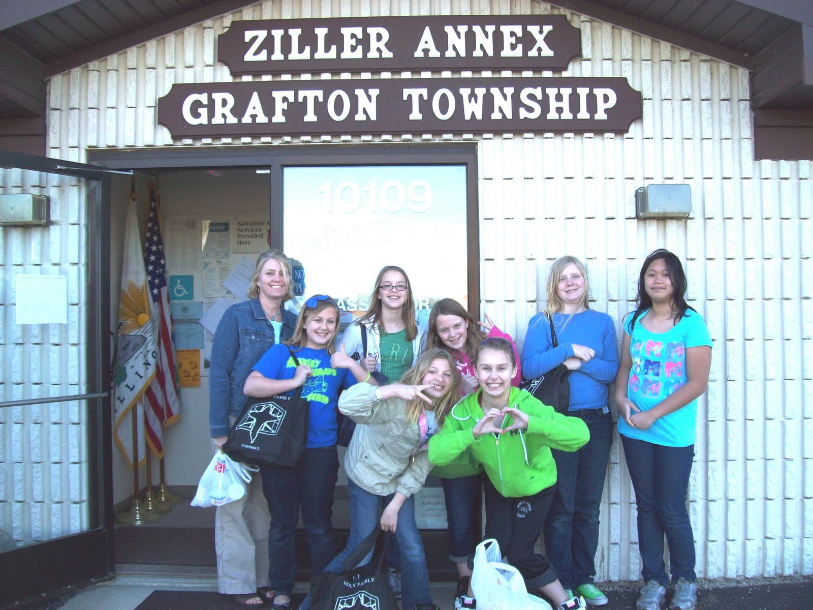 Towncriercl Girl Scout Troop 183 Helps Grafton Township Food Pantry