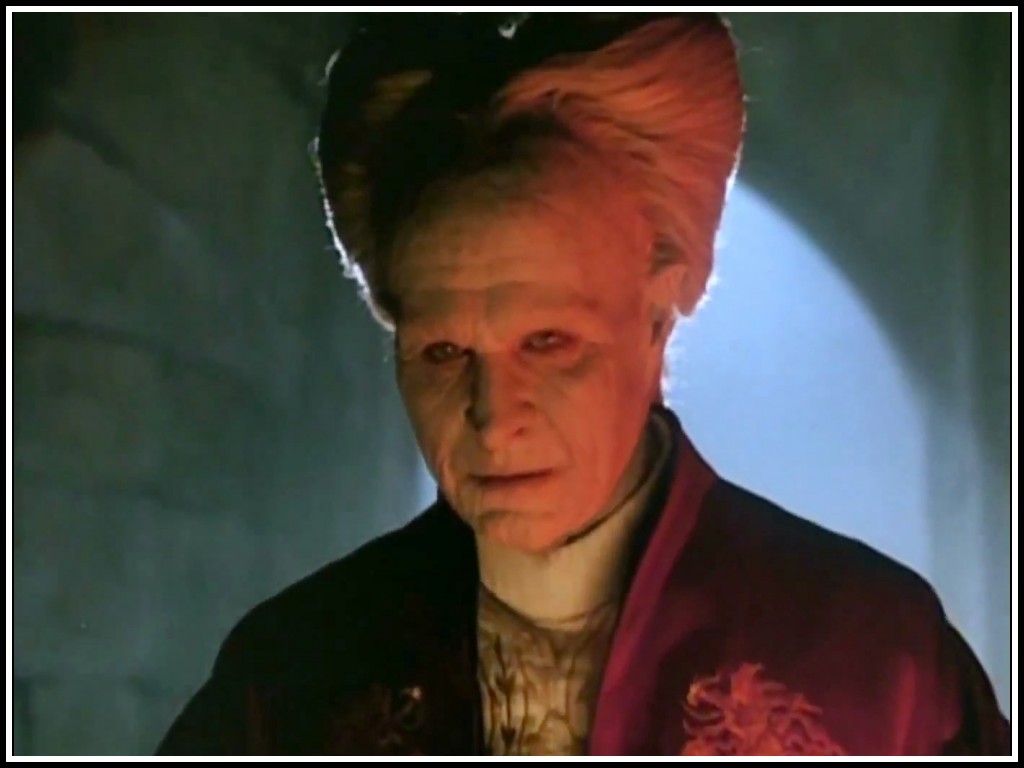 http://1.bp.blogspot.com/-DNPCDgeea8A/ULH5535fAWI/AAAAAAAACrQ/XXkuU6hjixk/s1600/gary-oldman-as-dracula-in-dracula-1992.jpg