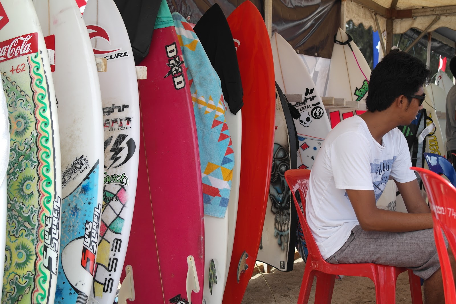 Malaysiana Explorer Surfing? In Malaysia?