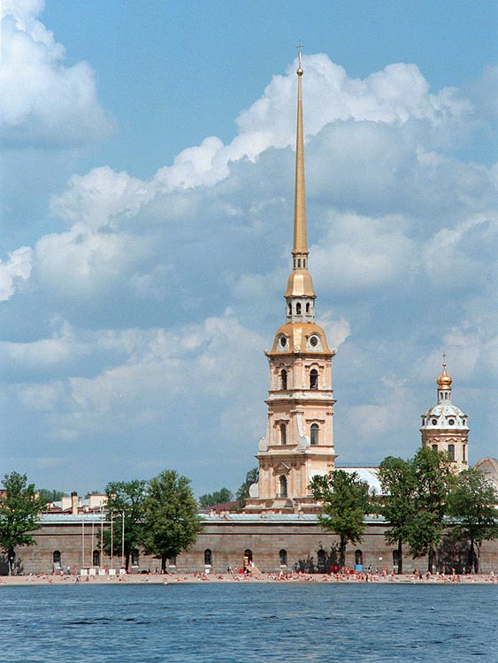 День россии праздник неоднозначный