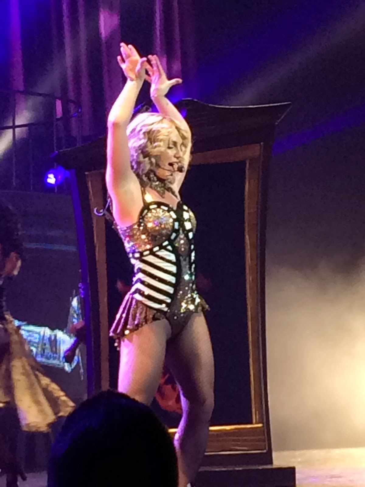 Exclusive Photos Britney Spears Star Studded Las Vegas Opening Night Orange Juice And Biscuits