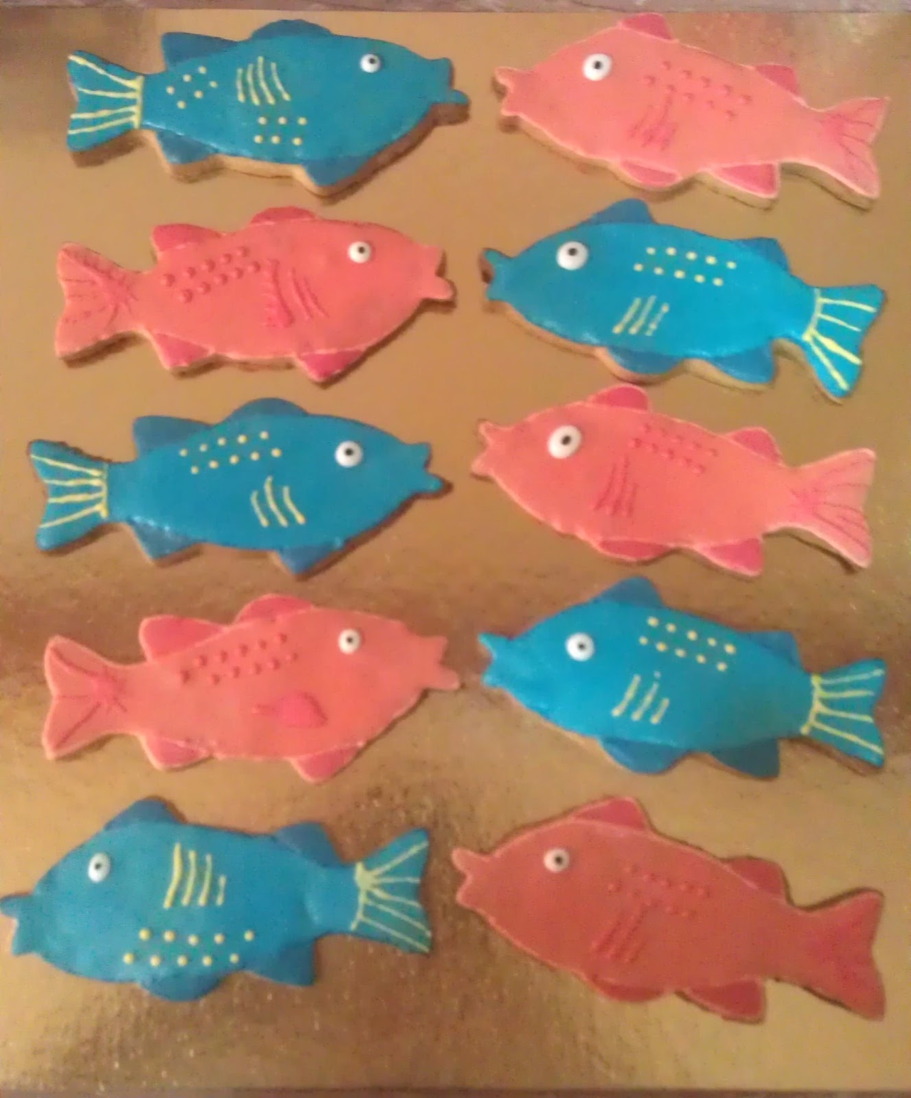 Cookie Dough and Cake Pops Galletas de peces