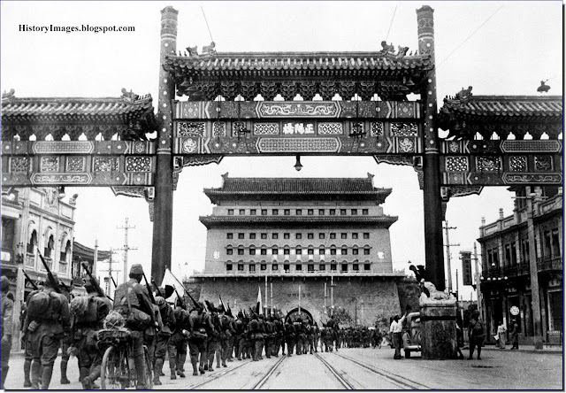 Japan occupies Beijing August 13 1937