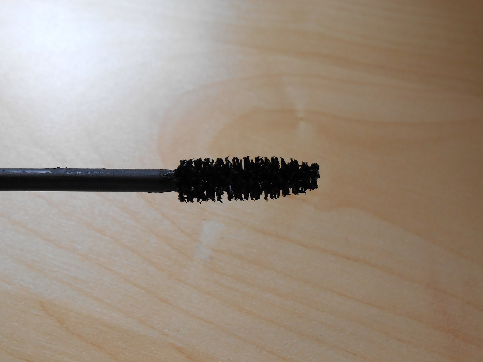 Essence, Mascara MULTI ACTION false lashes Mandorle dolci