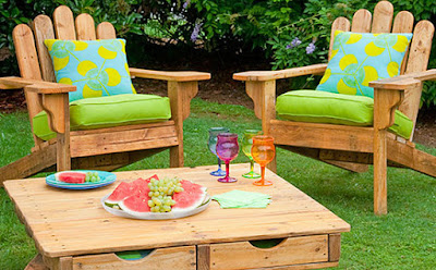 Make an Adriondack Chair Out of Pallets Make an Adriondack Chair Out of Pallets