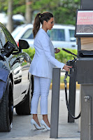 Kim Kardashian chic in white outfit