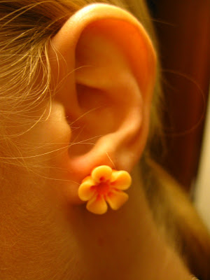 cabochon flower earring