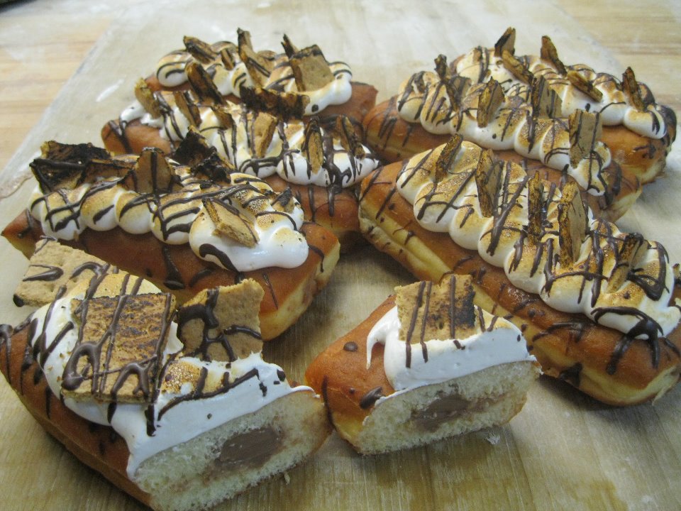 Evanston Newbie Right Now FREE Smores Creations at Bennison's Bakery