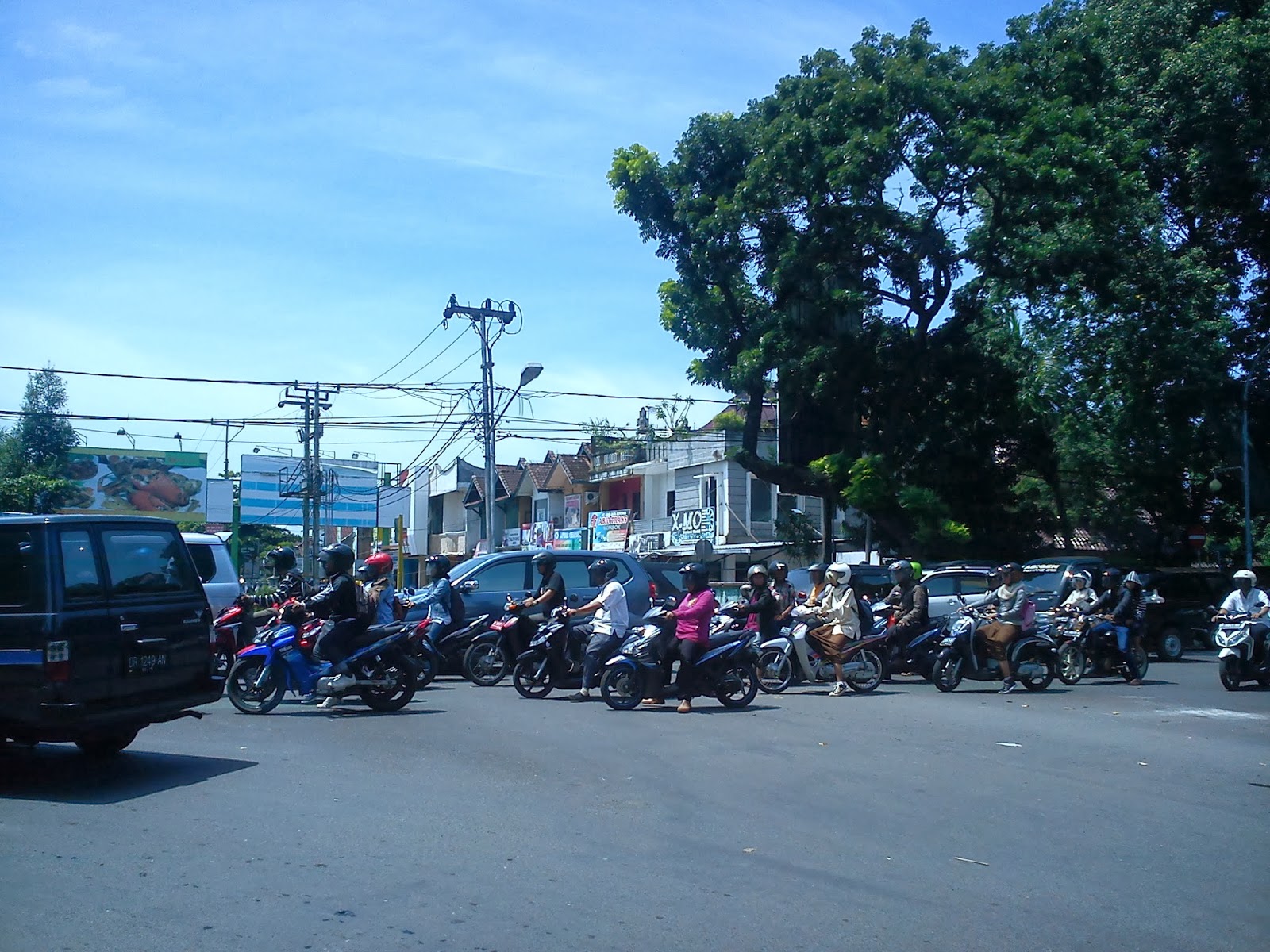 Kumpulan Gambar Sepeda Motor Roda Tiga Rasa Mobil Terlengkap