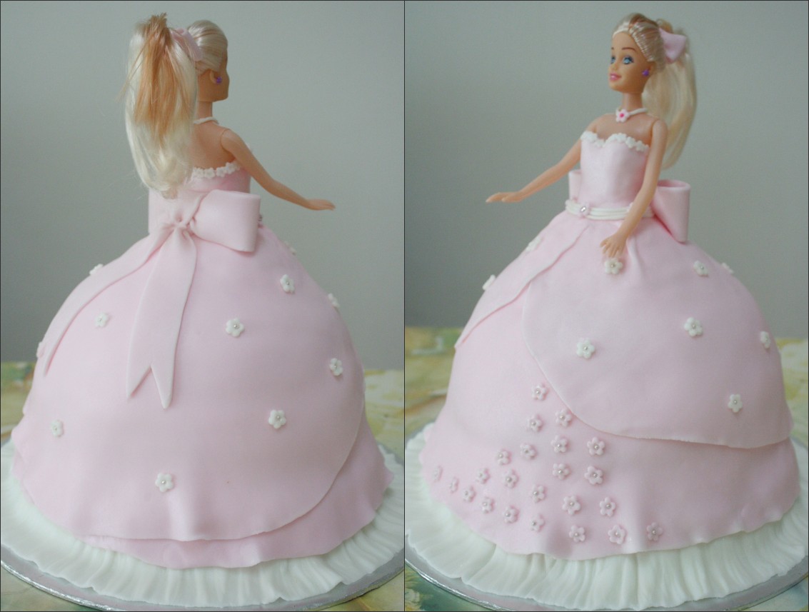 微笑的彩虹: 芭比娃娃龙珠果燕菜蛋糕(Barbie doll Jelly Cake)
