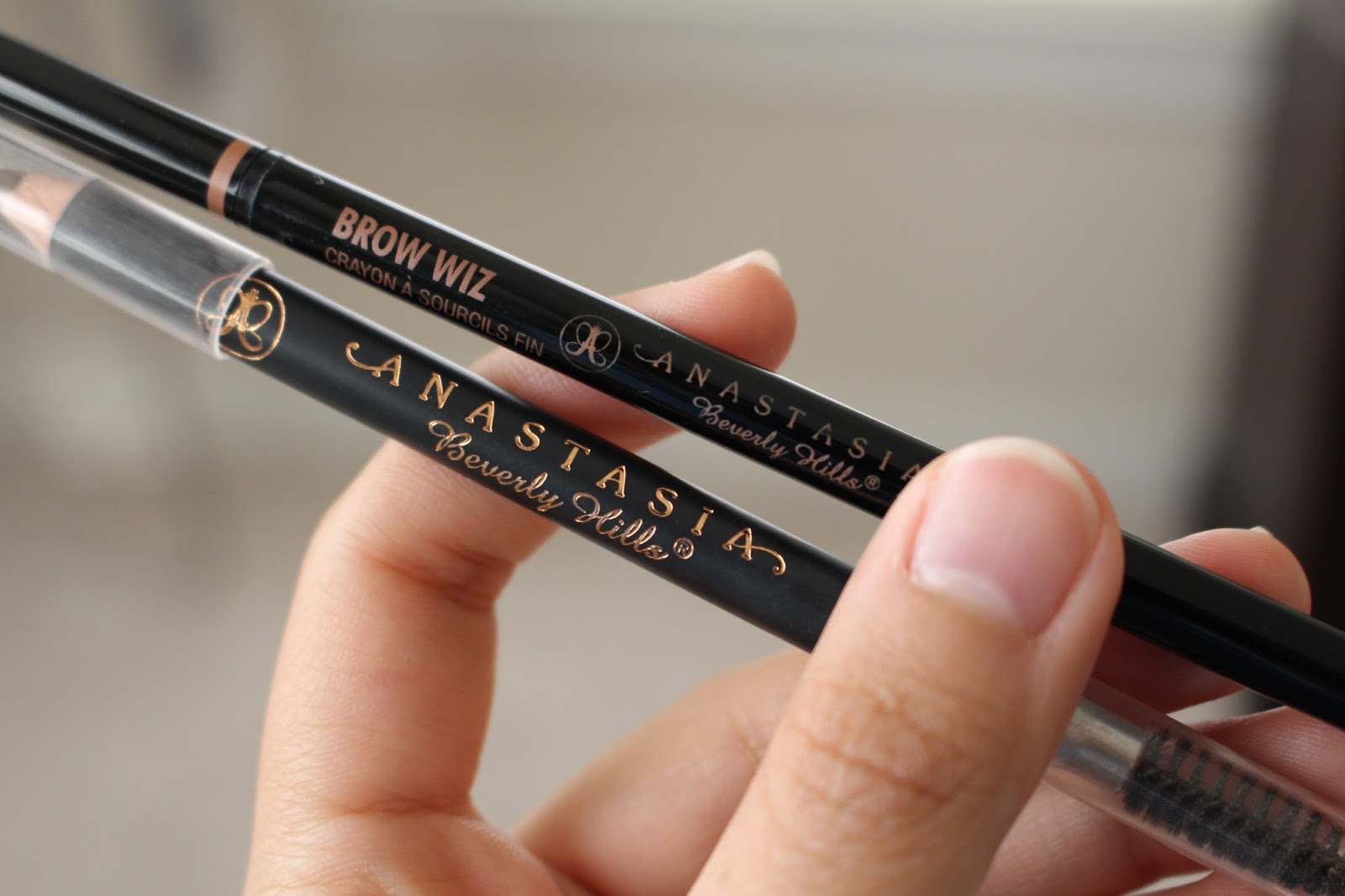 SK BEAUTY DIARY ♥ Which one is better? Anastasia Beverly Hills