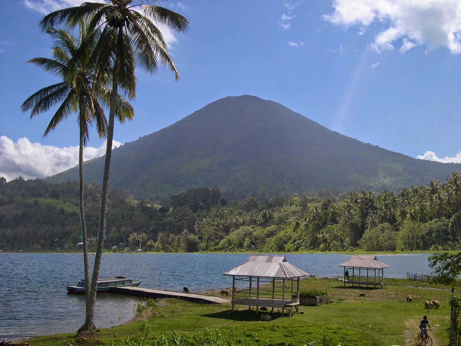Tentang Keindah Alam Keindahan Danau Ranau