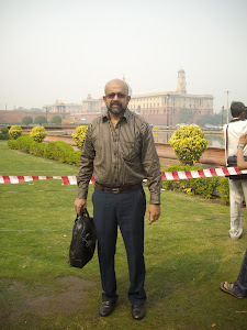 At the tourist lawn  for a photograph  near Rashtrapati Bhavan.(Friday 4-11-2011).