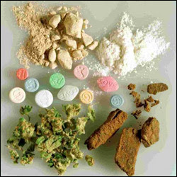 http://1.bp.blogspot.com/-DVDaX-rkkIs/TclhzmUBAMI/AAAAAAAAAXQ/FrGBn-g8-t8/s400/illegal-drugs-in-nevis.jpg