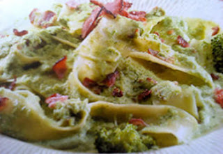 Papardelle con salsa de brócoli y tocino recetas