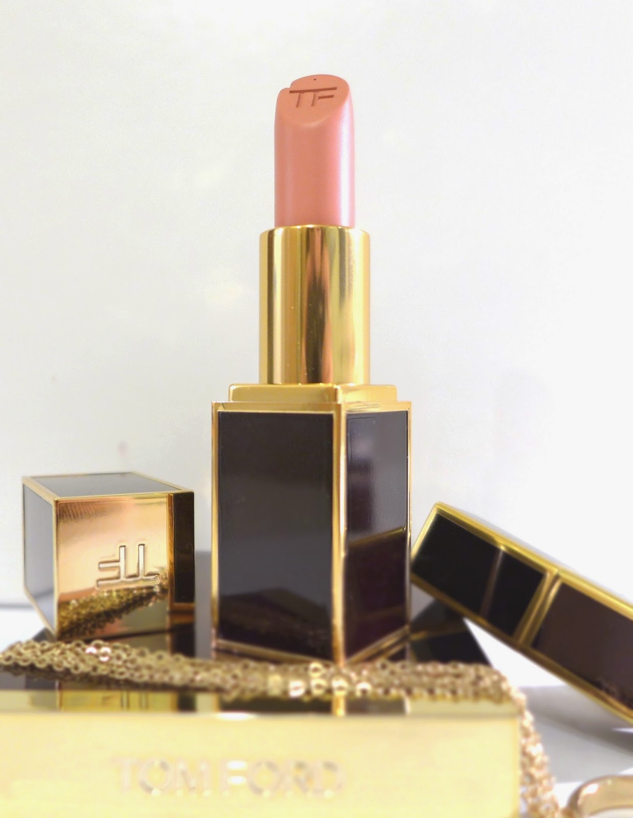 Lashesandblushes by Alessia Tom Ford Lipstick Spanish Pink A short