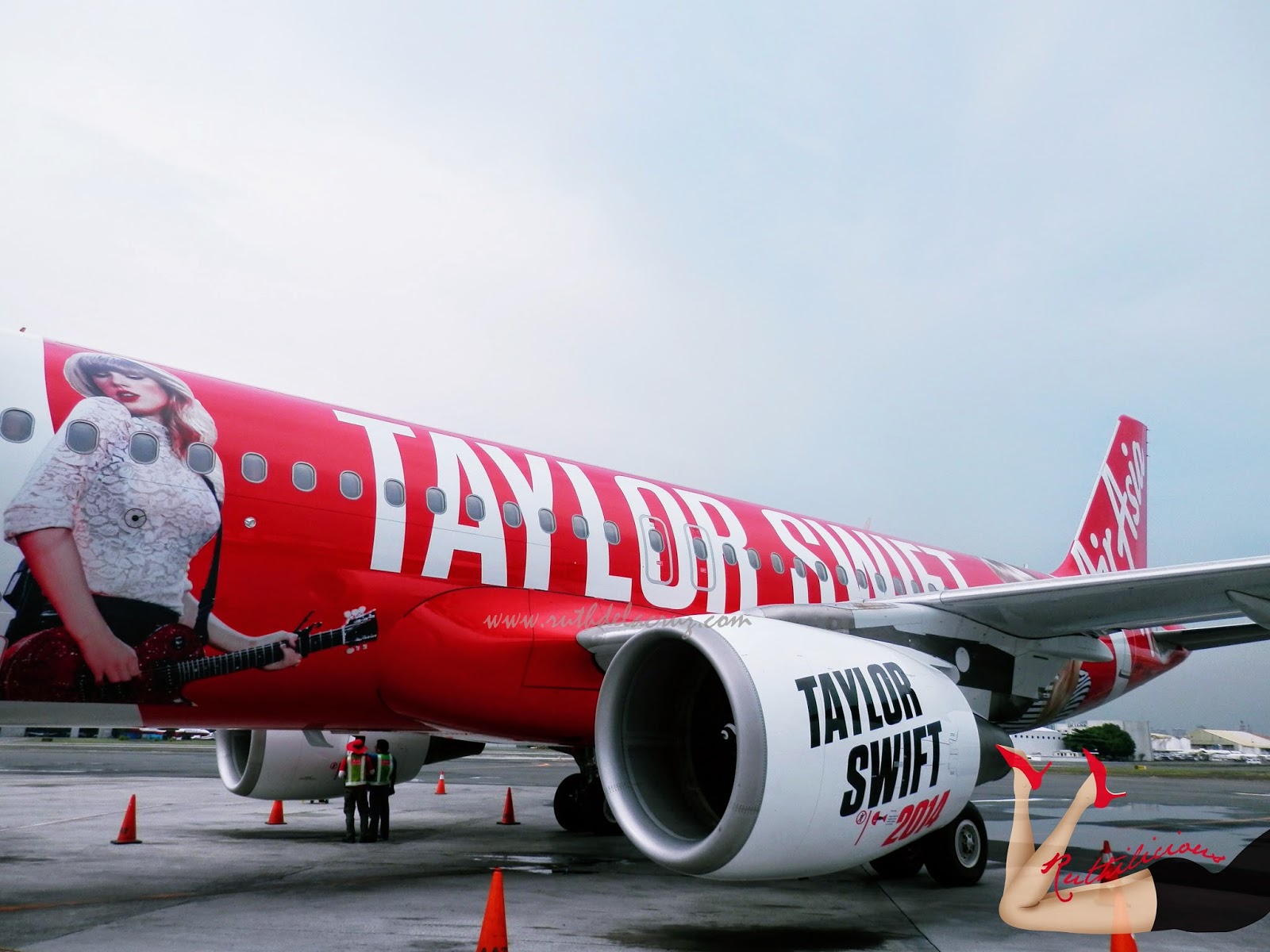 ruthdelacruz | Travel and Lifestyle Blog : Taylor Swift Aircraft Livery