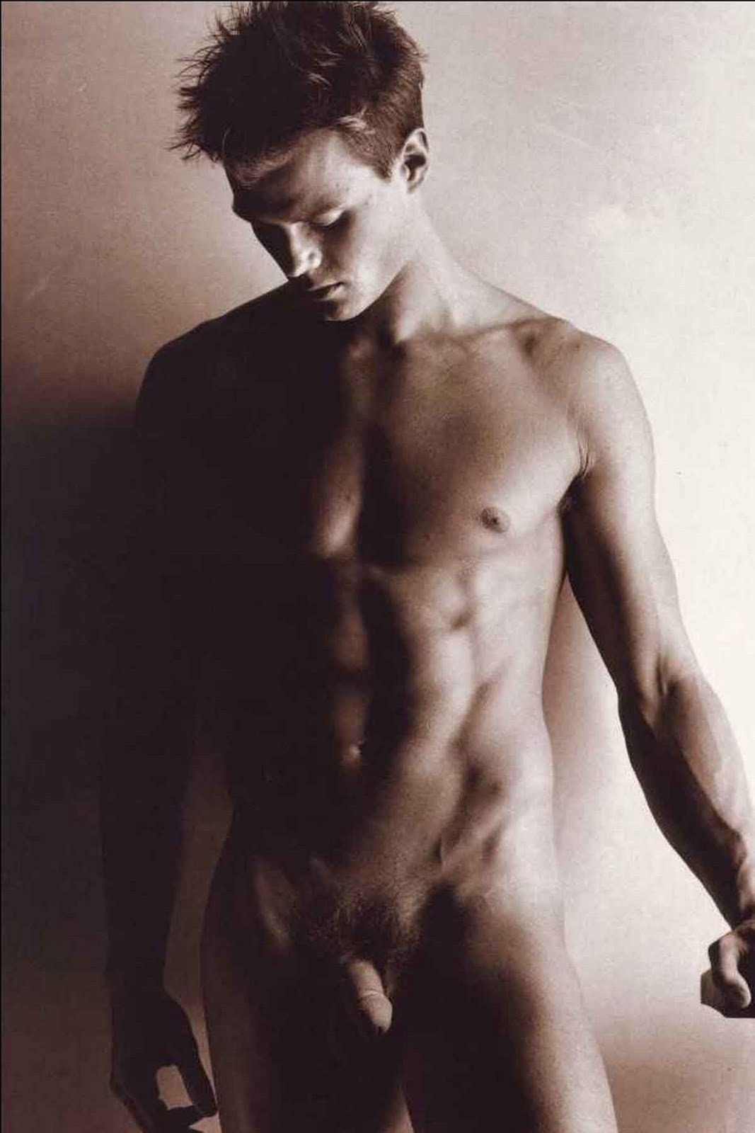 Ashton Kutcher shirtless gallery