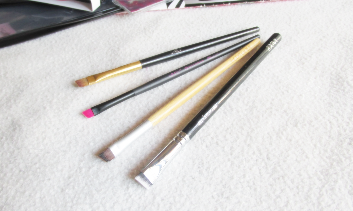 LR Unbranded angled brush. Essence precise eyeliner brush, Ecotool