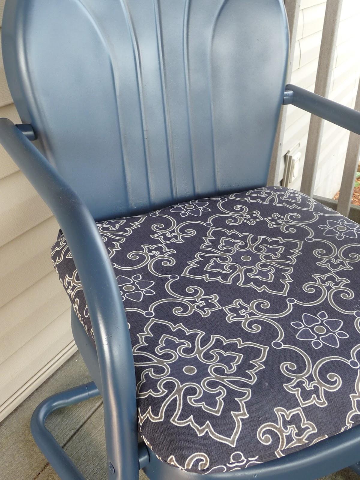 Making A Home Vintage Metal Chairs Redo