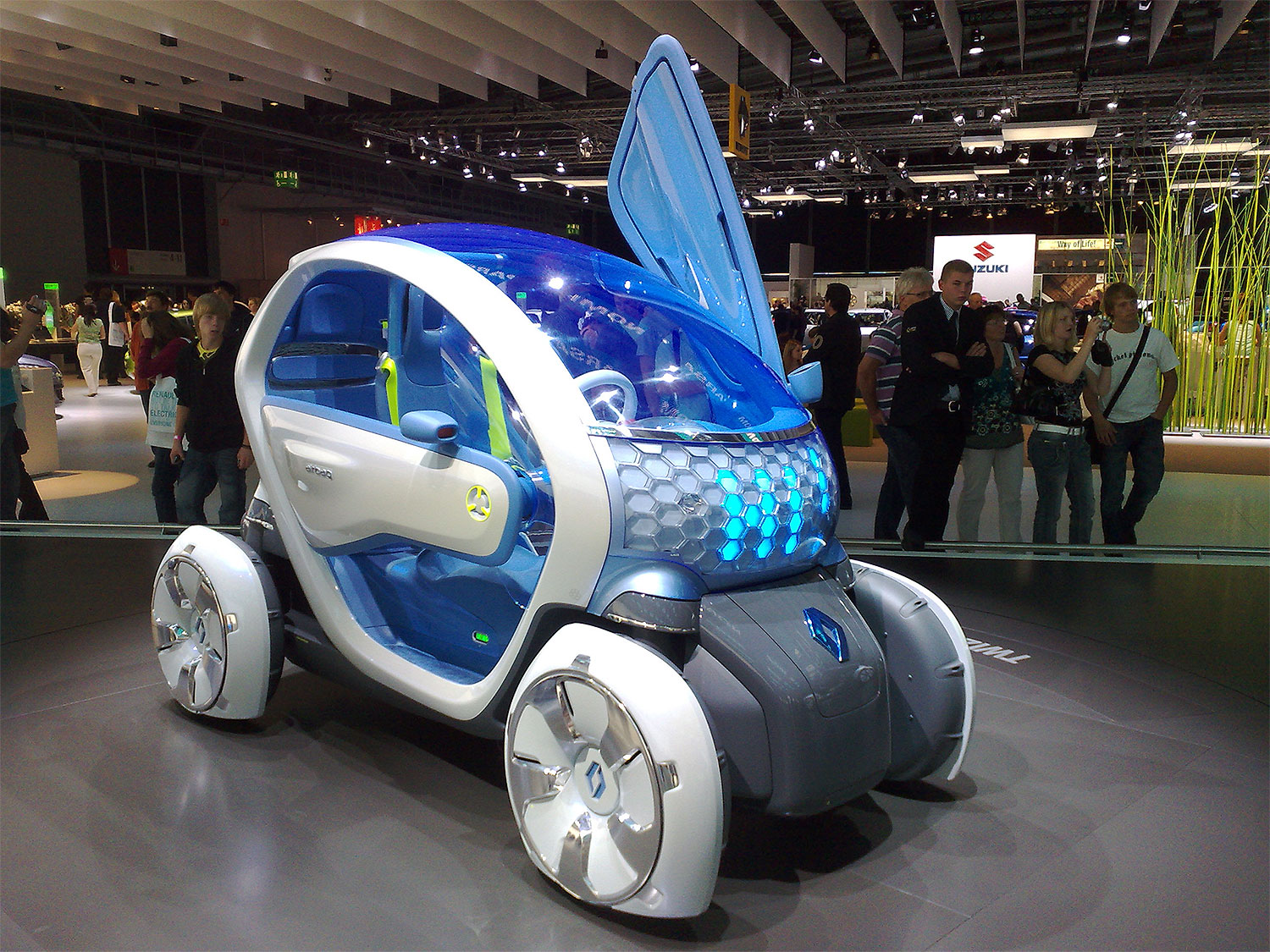Renault_Twizy_Z.E._Concept+(1).jpg