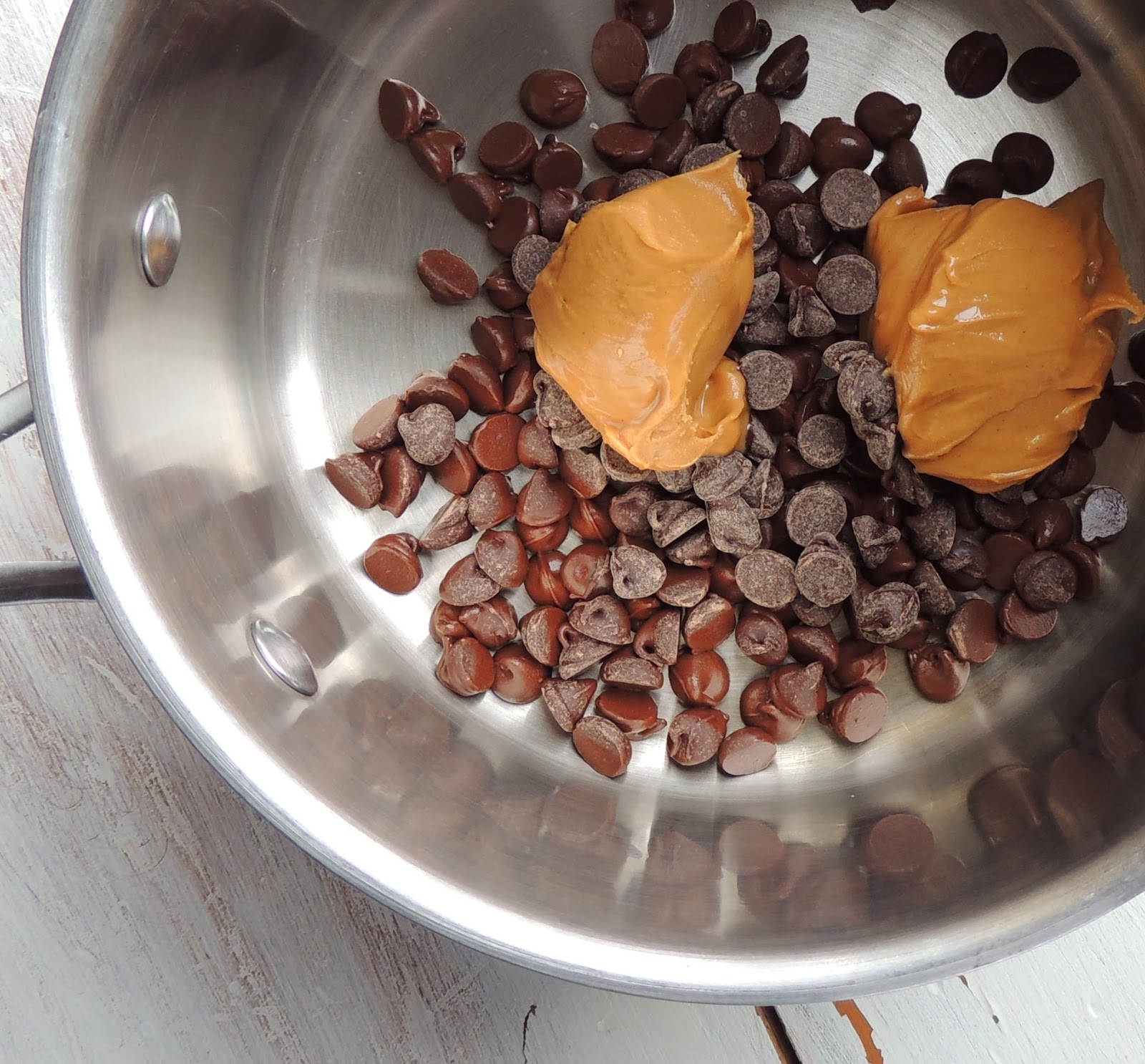 Leave a Happy Plate Peanut Butter Hot Chocolate