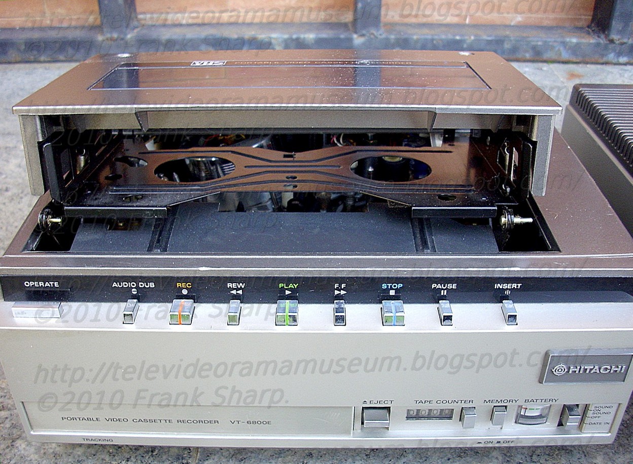 Tele Video Rama Museum ! HITACHI VT6800E + VTTU68E YEAR 1982.