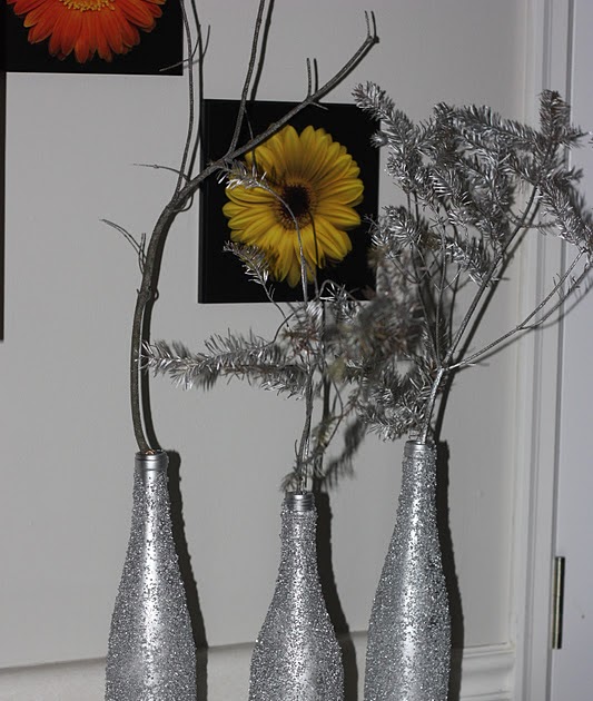 {The.Hill's.Nest} DIY Frosted Wine Bottles with Frosted Branches