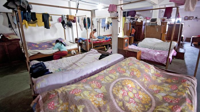 it has more than one hundred bedrooms wife sleep with their common husband in turn at what most young have an advantage over those who are older - Biggest House In The World Inside it has more than one hundred bedrooms wife sleep with their common husband in turn at what most young have an advantage over those who are older - Biggest House In The World Inside