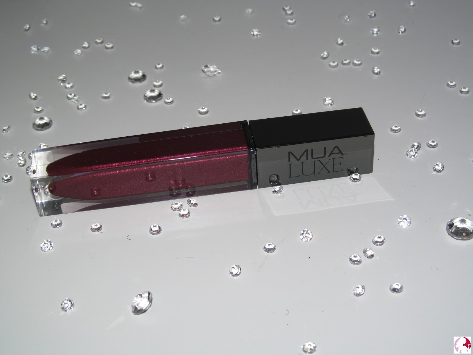 Romana Blogs Mua Luxe Metallic Liquid Lipstick
