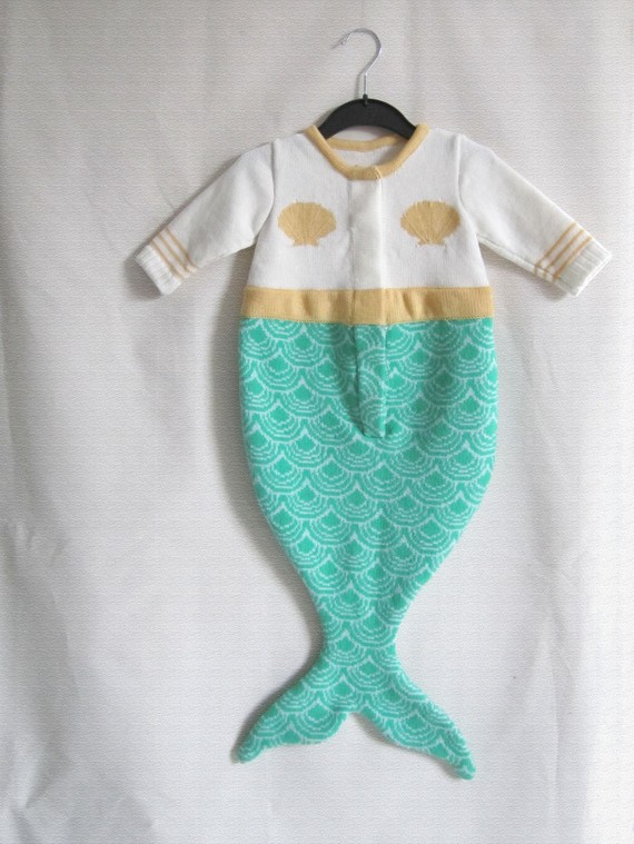 Work, Buy, Consume, Die. 赤ちゃん用マーメイド寝袋： Handmade Knitted Mermaid