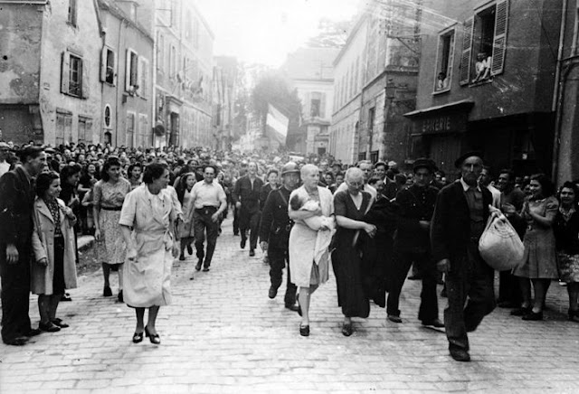 Старые фотографии: Женщины, обвиненные в сотрудничестве с фашистской Германией