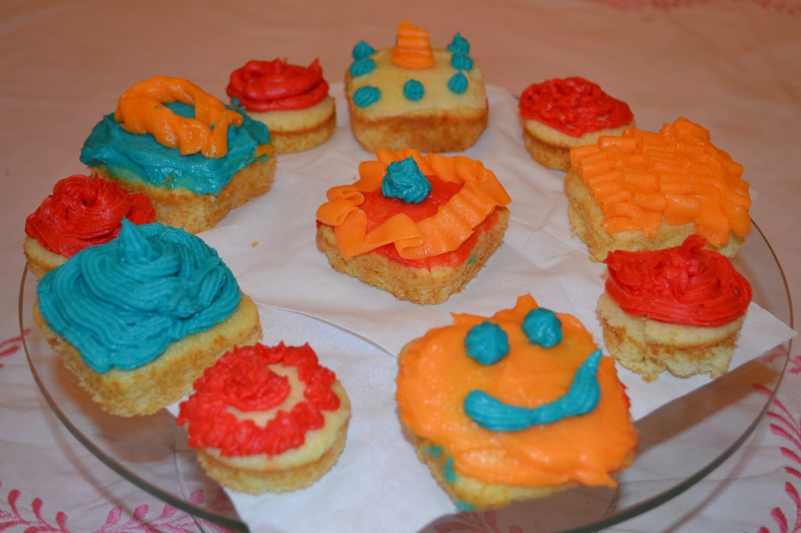 Deezert Colors and Cupcakes