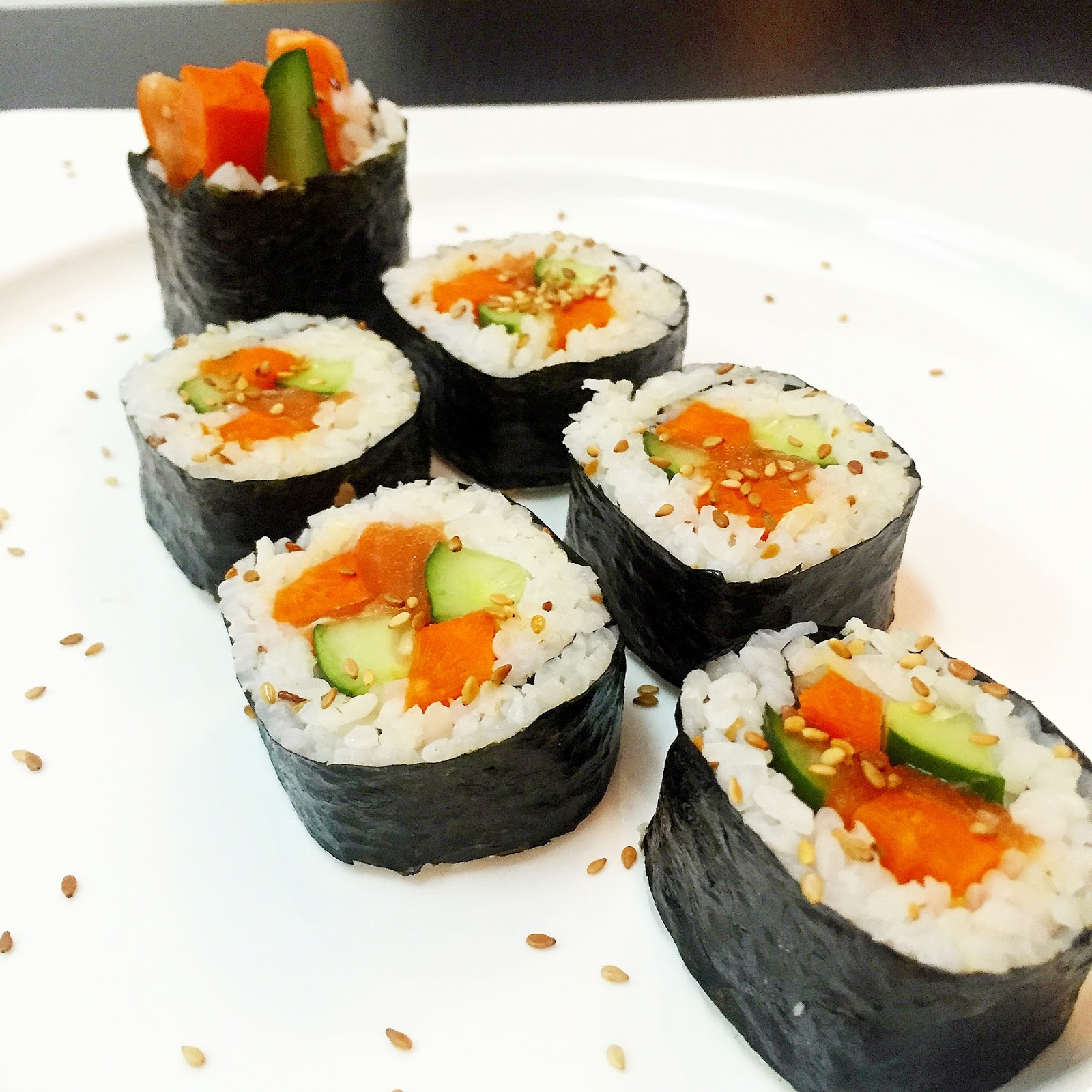 COOKWITHME KOREAN SALMON RICE ROLLS / GIMBAP (연어 김밥)