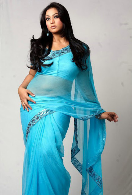 Popy is the Greet Beautiful picture in saree