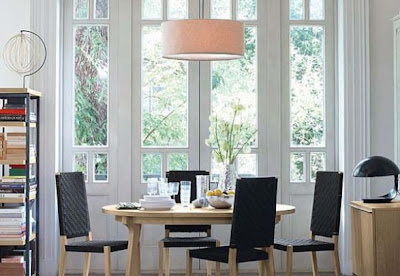 http://1.bp.blogspot.com/-DjW6XmuEg2Y/T8LIiGqM3MI/AAAAAAAAAKY/XBKSGkD-UJQ/s1600/The-dining-room-can-also-see-and-enjoy-the-view-out2-587x405.jpg