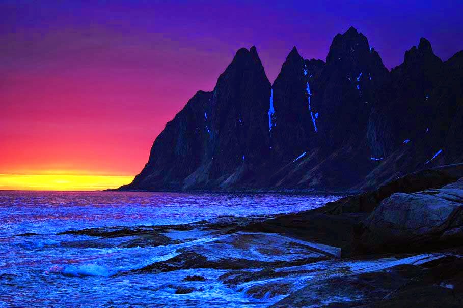 sunset-night-mountains-sea-rocks-waves